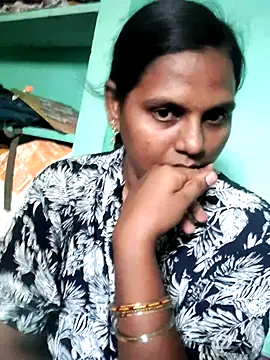 Snapshot of Riyana2026 chatting on 06-04-26, 08:19 Riyana2026 online show from 06-04-26, 08:19