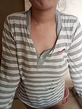 Snapshot of Divya3107 chatting on 06-19-26, 02:17 Divya3107 online show from 06-19-26, 02:17