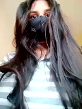 Divya3107 online show from 04-18-26, 02:47