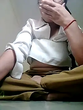 Divya3107 online show from 04-23-26, 03:24