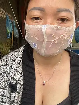 Bling-pusy online show from 03-12-26, 04:40