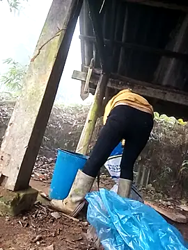 Snapshot of Bling-pusy chatting on 03-09-26, 01:31 Bling-pusy online show from 03-09-26, 01:31