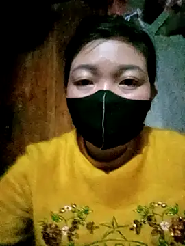 Snapshot of Bling-pusy chatting on 03-08-26, 12:41 Bling-pusy online show from 03-08-26, 12:41