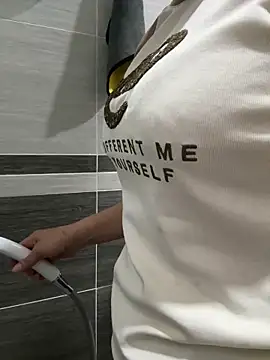 July-lovee online show from 04-22-26, 01:01