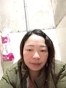 Yellow-pink online show from 03-12-26, 01:00