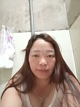 Snapshot of Yellow-pink chatting on 06-14-26, 03:02 Yellow-pink online show from 06-14-26, 03:02