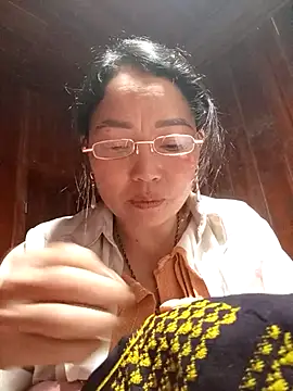 Yellow-pink online show from 03-14-26, 03:34