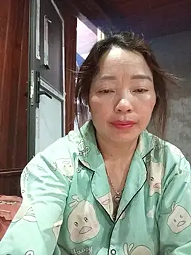 Snapshot of Yellow-pink chatting on 07-15-26, 12:01 Yellow-pink online show from 07-15-26, 12:01