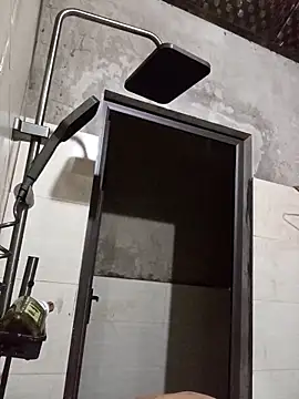 Yellow-pink online show from 04-04-26, 01:50