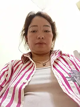 Snapshot of Yellow-pink chatting on 07-25-26, 12:22 Yellow-pink online show from 07-25-26, 12:22