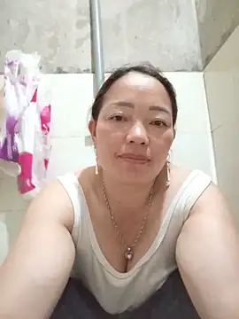 Snapshot of Yellow-pink chatting on 05-22-26, 01:53 Yellow-pink online show from 05-22-26, 01:53