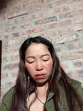 Yellow-pink online show from 03-11-26, 12:43