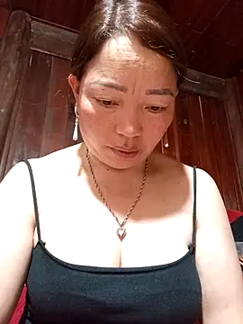 Yellow-pink online show from 04-16-26, 06:30