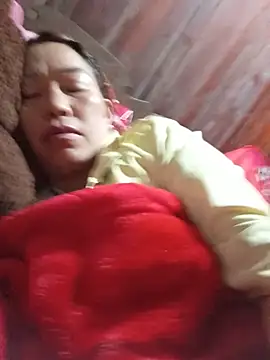 Snapshot of Yellow-pink chatting on 05-29-26, 01:00 Yellow-pink online show from 05-29-26, 01:00