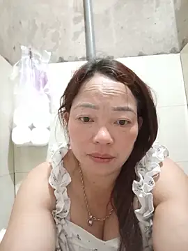 Snapshot of Yellow-pink chatting on 06-12-26, 11:24 Yellow-pink online show from 06-12-26, 11:24