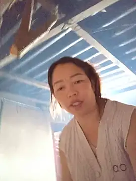 Snapshot of Yellow-pink chatting on 06-26-26, 10:59 Yellow-pink online show from 06-26-26, 10:59