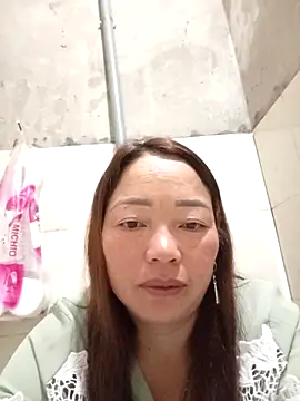 Yellow-pink online show from 04-22-26, 11:22