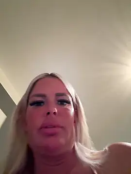 anna kournikova online show from 04-28-26, 07:51