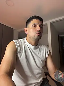 TroyeSavage online show from 04-07-26, 10:55