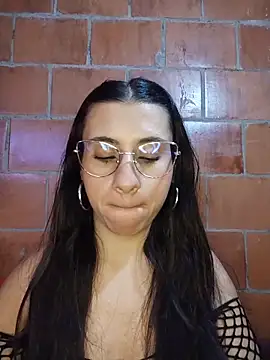 Snapshot of Amanda_x1 chatting on 04-28-26, 07:51 Amanda x1 online show from 04-28-26, 07:51