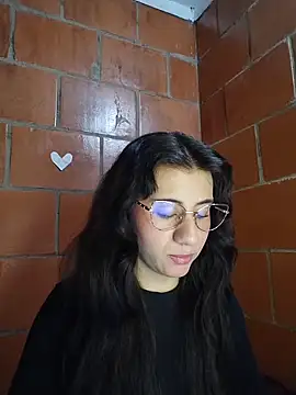 Snapshot of Amanda_x1 chatting on 05-27-26, 07:43 Amanda x1 online show from 05-27-26, 07:43