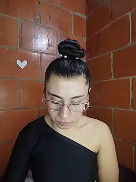 Amanda x1 online show from 06-18-26, 07:30
