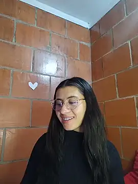 Snapshot of Amanda_x1 chatting on 04-28-26, 02:27 Amanda x1 online show from 04-28-26, 02:27