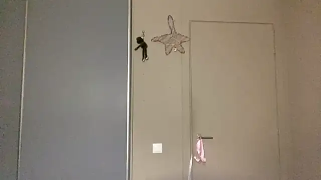 JonnaSzerszen online show from 04-19-26, 05:25