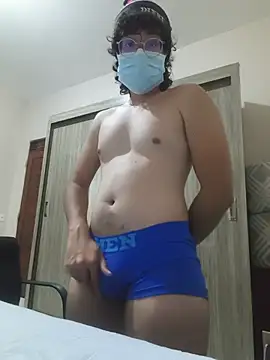 Snapshot of vinii1800 chatting on 06-16-26, 12:10 vinii1800 online show from 06-16-26, 12:10