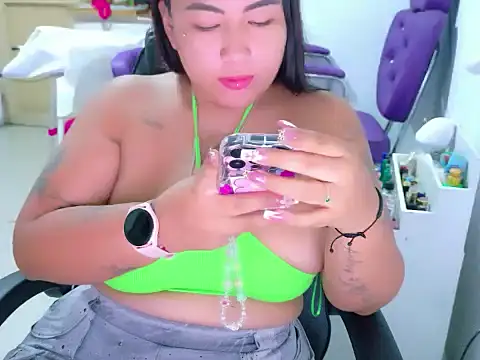 sexysofiaaa online show from 05-18-26, 12:22