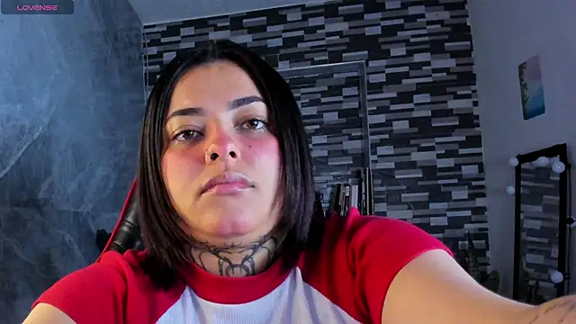 Snapshot of Sophiia_cherry chatting on 04-14-26, 05:51 Sophiia cherry online show from 04-14-26, 05:51