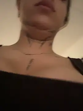 CarolQueen1  online show from 04-22-26, 12:34