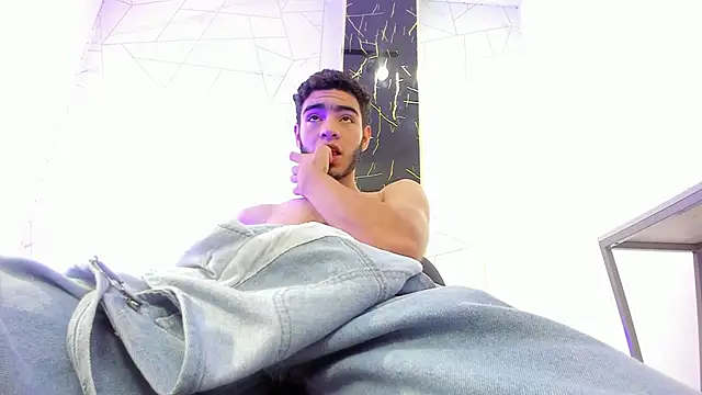 Valentin Lux online show from 04-06-26, 04:46