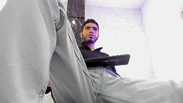 Valentin Lux online show from 04-10-26, 03:02