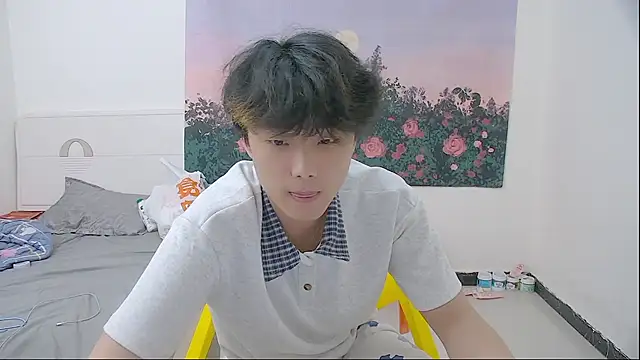 Snapshot of icecream-002 chatting on 05-25-26, 12:59 icecream-002 online show from 05-25-26, 12:59