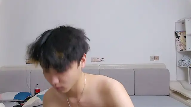 Snapshot of icecream-002 chatting on 03-31-26, 11:45 icecream-002 online show from 03-31-26, 11:45