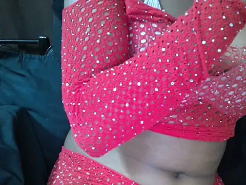 Snapshot of Couplehot00 chatting on 06-15-26, 06:51 Couplehot00 online show from 06-15-26, 06:51