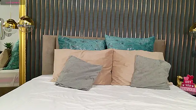 SophieFinn online show from 03-31-26, 04:20