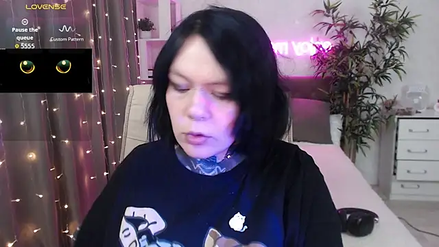 Qwerty Anna Lbo online show from 03-10-26, 03:43