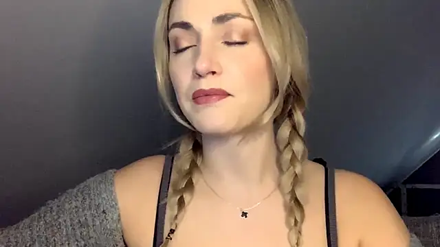 ScarlettSensitive online show from 04-20-26, 02:18