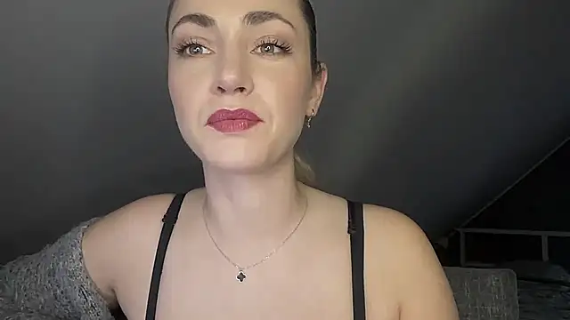 Snapshot of ScarlettSensitive chatting on 05-26-26, 07:28 ScarlettSensitive online show from 05-26-26, 07:28