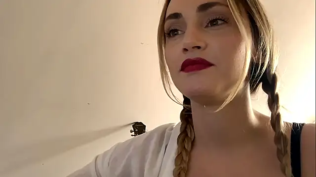 ScarlettSensitive online show from 04-03-26, 02:23