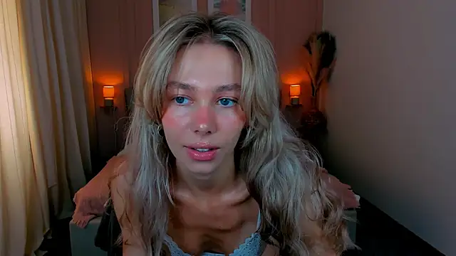 Snapshot of LuluAlis chatting on 05-29-26, 01:28 LuluAlis online show from 05-29-26, 01:28