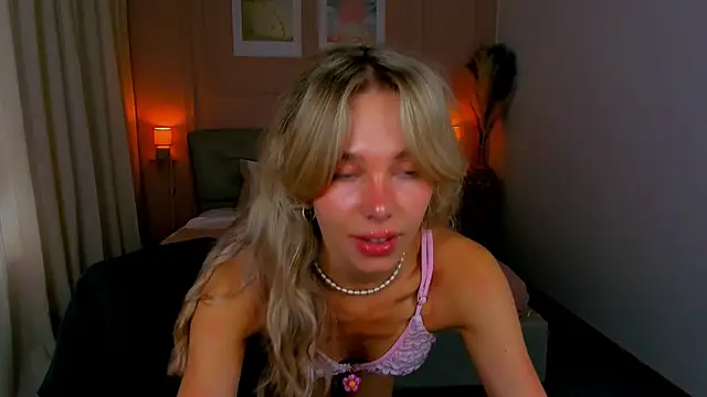 Snapshot of LuluAlis chatting on 06-03-26, 01:56 LuluAlis online show from 06-03-26, 01:56