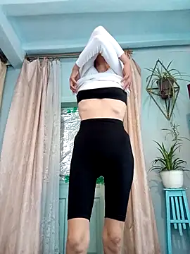 Snapshot of Tania9876 chatting on 06-13-26, 05:49 Tania9876 online show from 06-13-26, 05:49