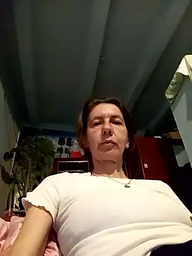 Snapshot of Tania9876 chatting on 05-14-26, 08:06 Tania9876 online show from 05-14-26, 08:06