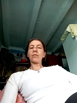 Snapshot of Tania9876 chatting on 05-14-26, 08:00 Tania9876 online show from 05-14-26, 08:00
