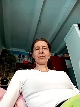 Snapshot of Tania9876 chatting on 05-17-26, 07:30 Tania9876 online show from 05-17-26, 07:30
