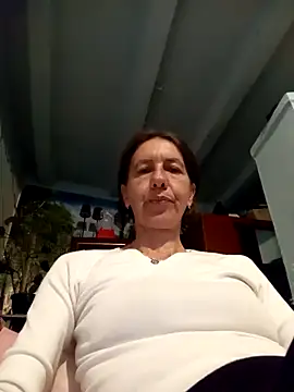 Snapshot of Tania9876 chatting on 05-22-26, 06:50 Tania9876 online show from 05-22-26, 06:50