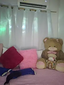 Snapshot of Foxylisaflores chatting on 08-04-26, 12:53 Foxylisaflores online show from 08-04-26, 12:53